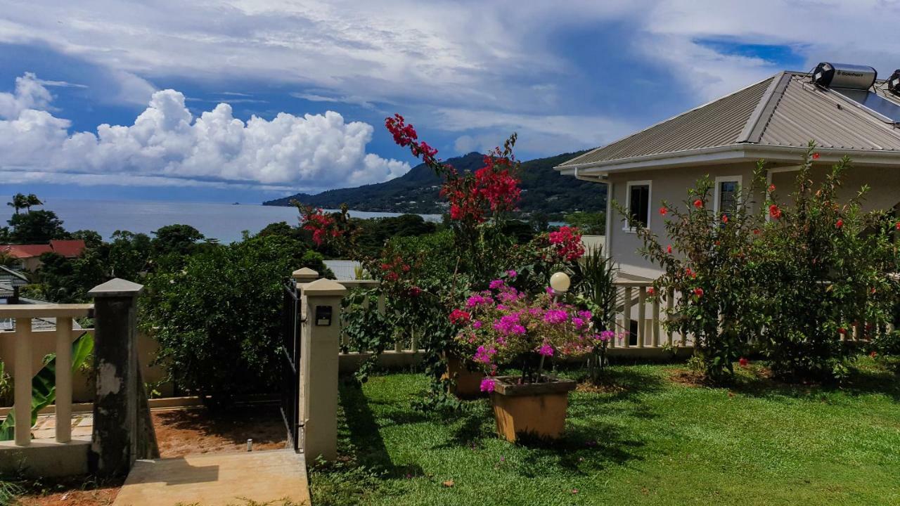 Whispering Palms Apartment Bel Ombre Luaran gambar